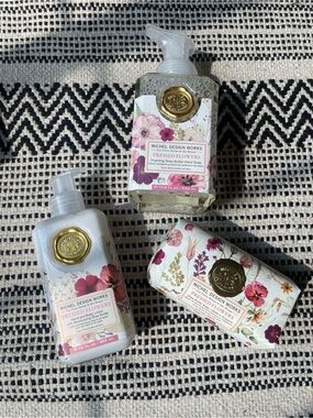 Michel Design Works hand care set